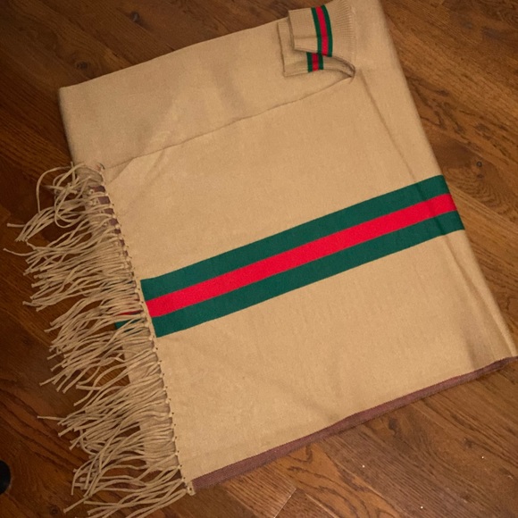 Stylish Fashion Shawl - Picture 5 of 9